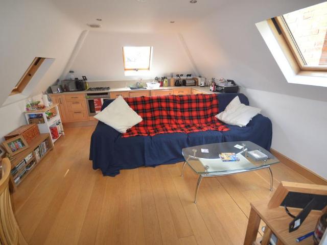 Flat for rent in Highbury, Greater London