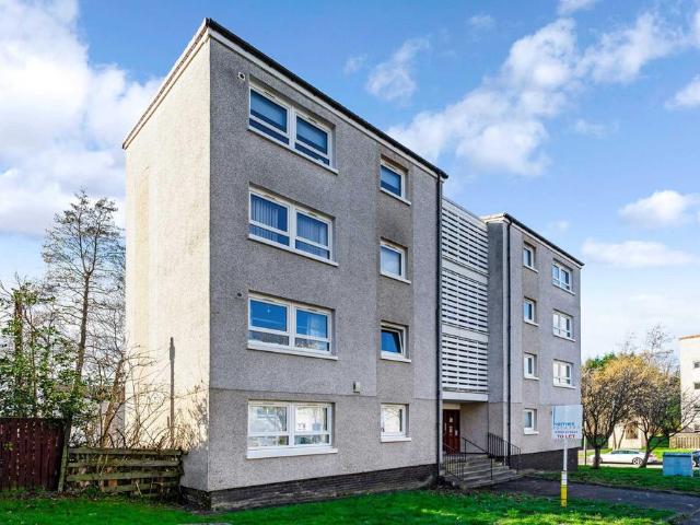 Flat for rent in Crookston, Scotland