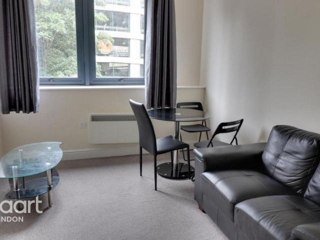 Apartment for rent in Rodbourne, Swindon