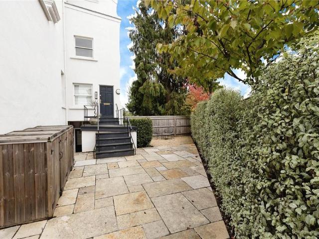 Apartment for rent in Golden Valley, Gloucestershire