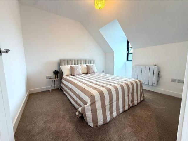 Apartment for rent in Fole, Surrey