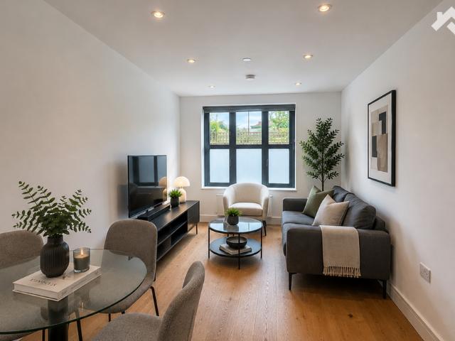 Apartment for rent in Row Town, Surrey