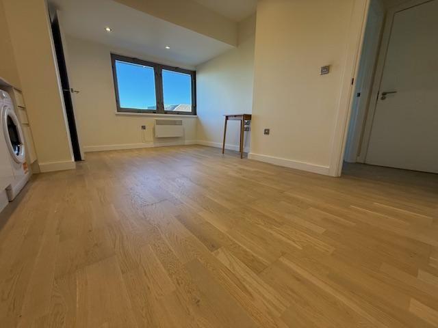 Apartment for rent in Pachesham Park, Surrey