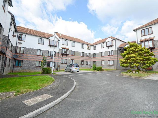 Flat for rent in Mount Wise