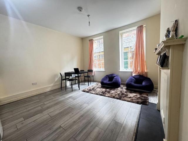 Apartment for rent in Red Hill, Worcestershire