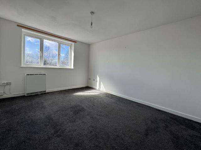 Apartment for rent in Dixons Green, West Midlands