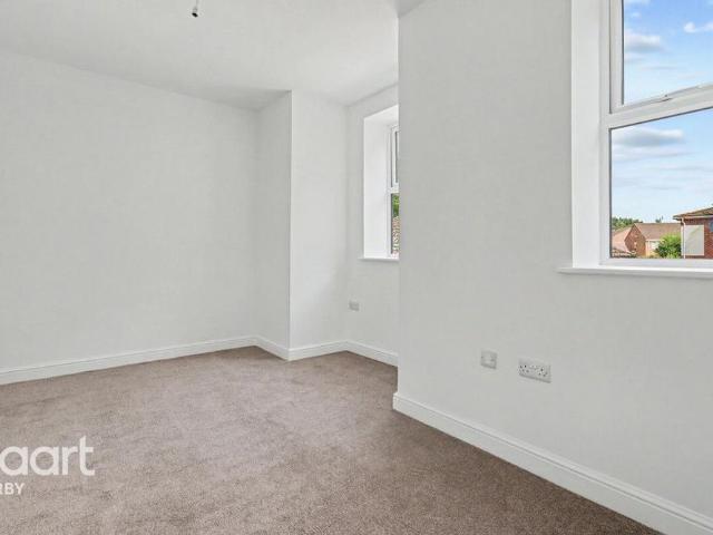 Apartment for rent in California, Littleover