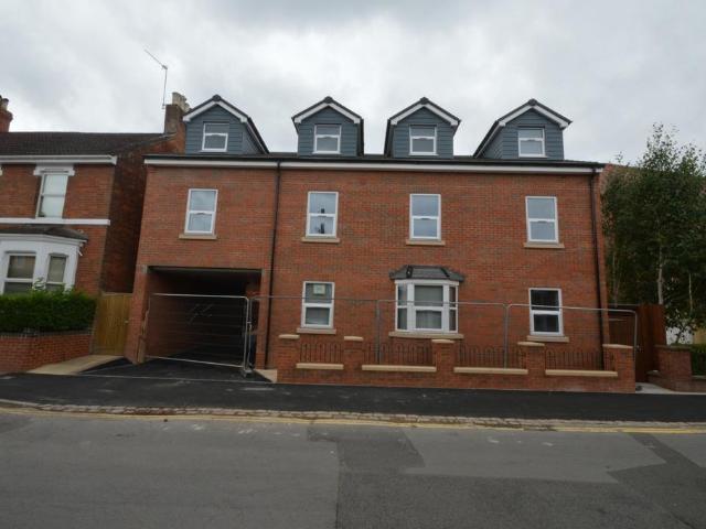 Flat for rent in Rodbourne, Swindon