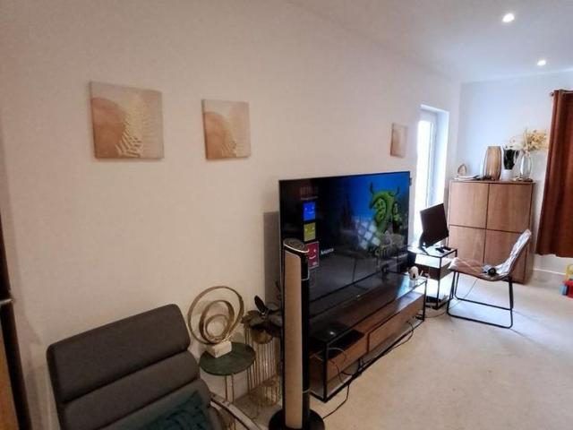 Apartment for rent in Strood