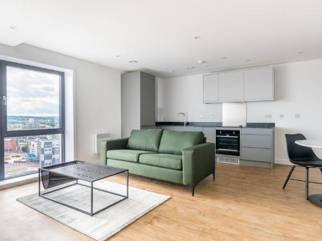 Flat for rent in Richmond Hill, West Yorkshire