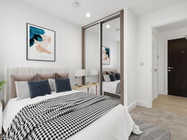 Flat for rent in Totteridge, Cressex