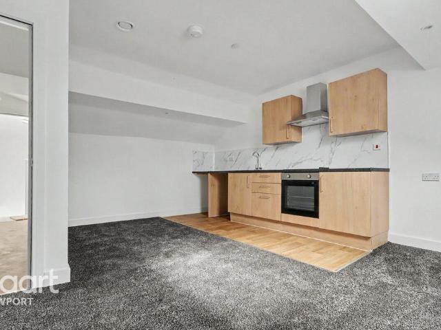 Flat for rent in Stow Hill, Wales
