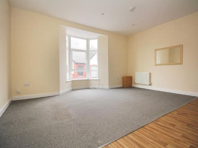 Apartment for rent in Senghenydd, Wales