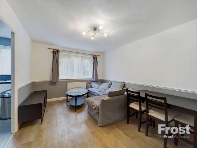 Apartment for rent in London Borough of Hounslow, Lower Feltham