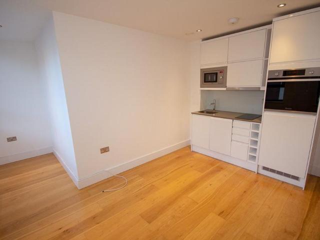 Apartment for rent in Perryfields, West Sussex