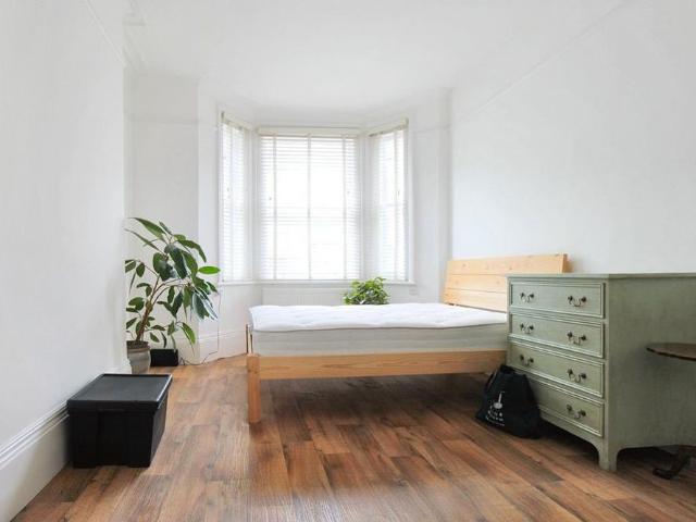 Apartment for rent in St James, Sandown Park