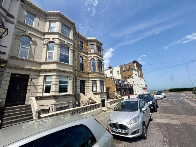 Flat for rent in Cliftonville West, Acol