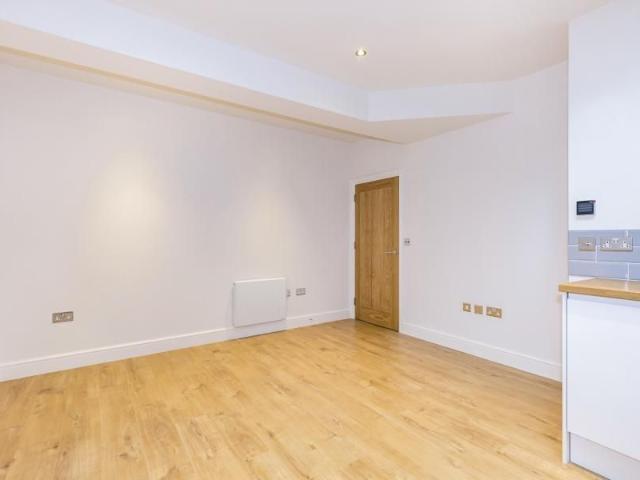 Apartment for rent in Ewens Farm, Golden Valley