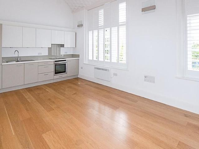 Apartment for rent in Navestock Side, Essex