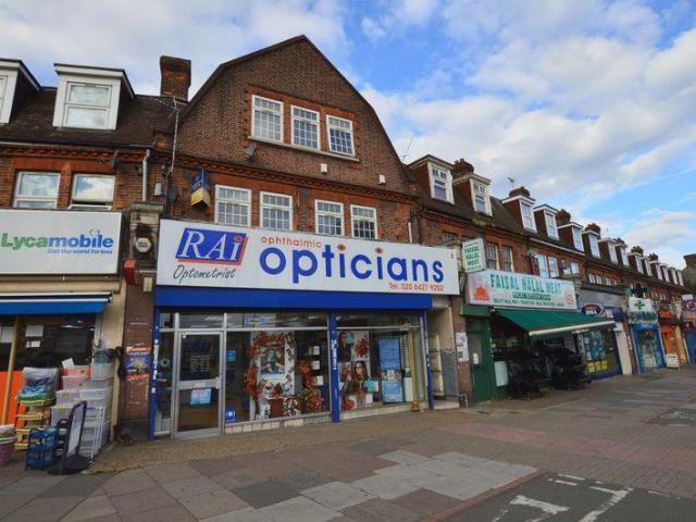 Flat for rent in Lane, Greater London