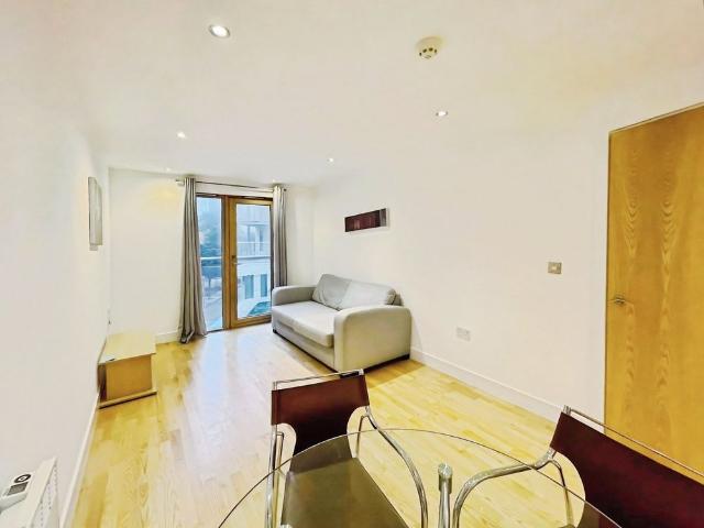 Apartment for rent in Steander, Leeds