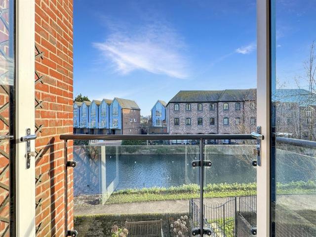 Flat for rent in Chichester, Littlecote