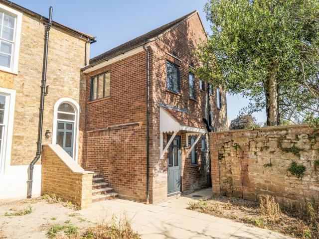 Flat for rent in Yeovil, Somerset