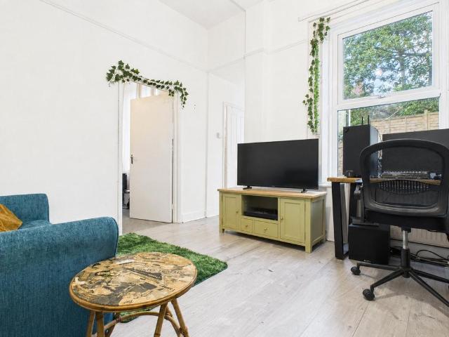 Flat for rent in Brunswick, Brighton & Hove