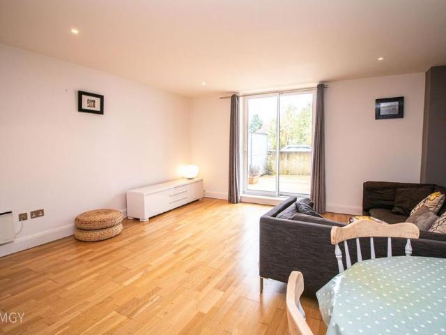 Apartment for rent in Castle Quarter, Falcon Lodge