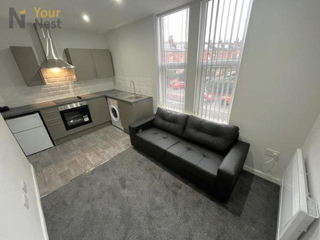 Flat for rent in Harehills, West Yorkshire
