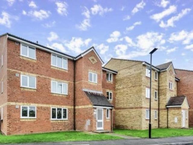Flat for rent in London Borough of Hounslow, Lower Feltham