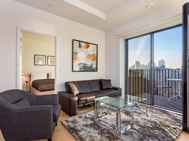 Apartment for rent in Poplar Grove, Greater London