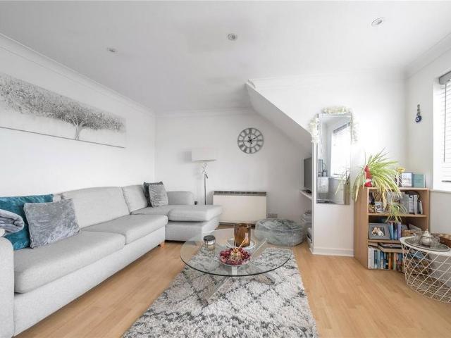 Apartment for rent in East Barnet, Isle Of Man