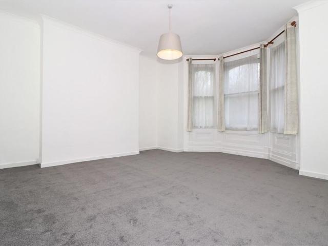 Apartment for rent in Sandown Park, Kent