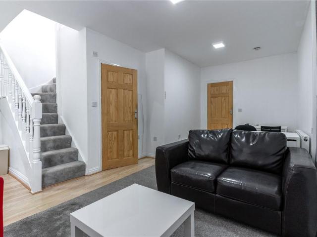 Flat for rent in Stirchley, West Midlands