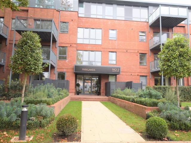 Flat for rent in Parrs Wood, Georgia