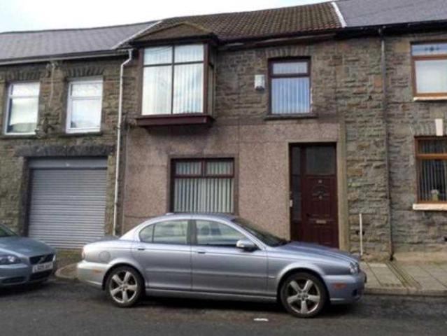 Flat for rent in Ferndale, Wales
