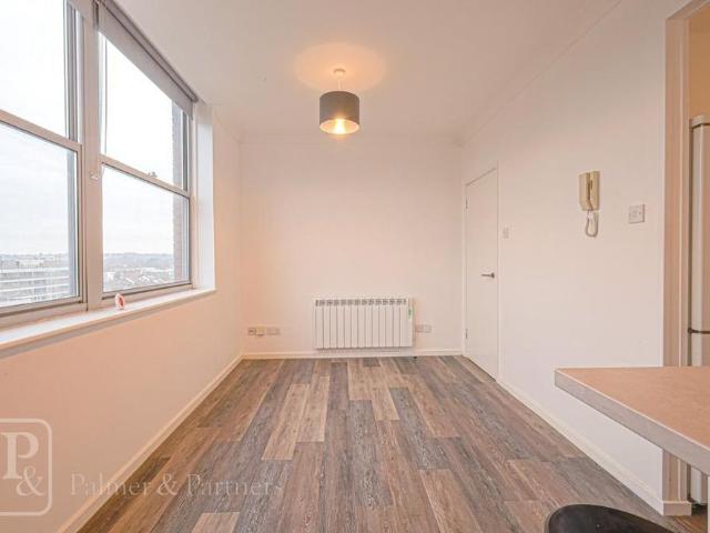 Apartment for rent in Mile End, Fordham Heath