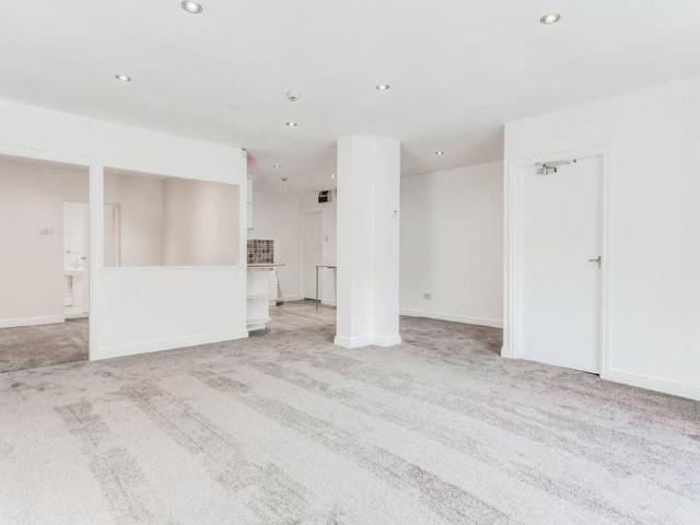 Apartment for rent in Heath, West Yorkshire