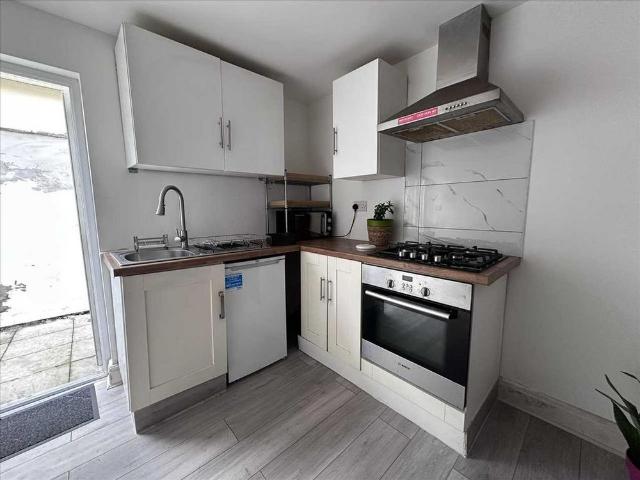 Apartment for rent in Dixons Green, West Midlands