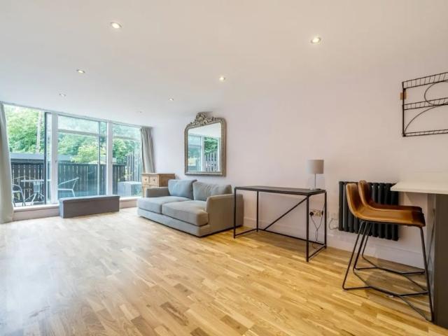 Apartment for rent in East Greenwich, Greater London