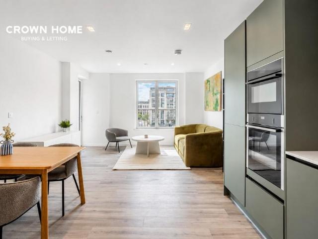 Flat for rent in North Kensington, Greater London