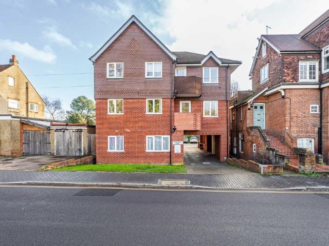 Flat for rent in St Albans, Five Acres