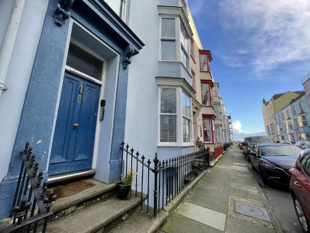 Flat for rent in Tenby, Wales