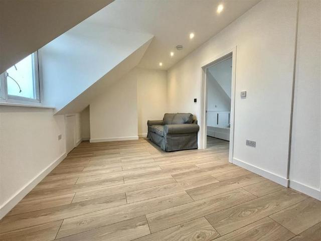 Apartment for rent in Lane, Greater London