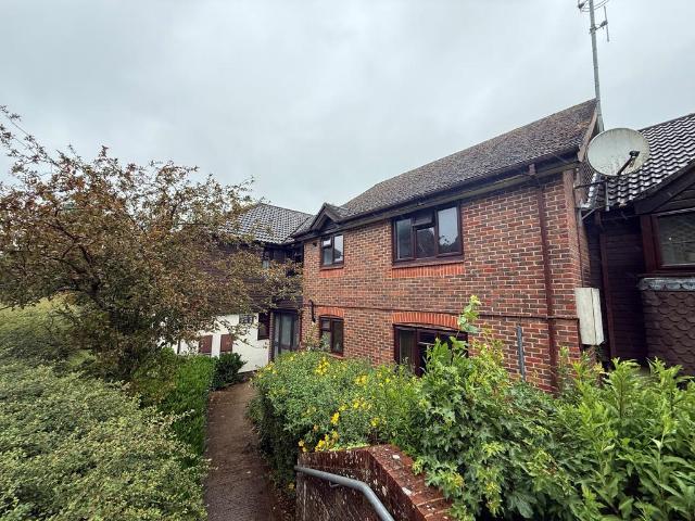 Flat for rent in Perryfields, West Sussex