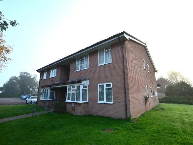 Flat for rent in Littlecote, West Sussex