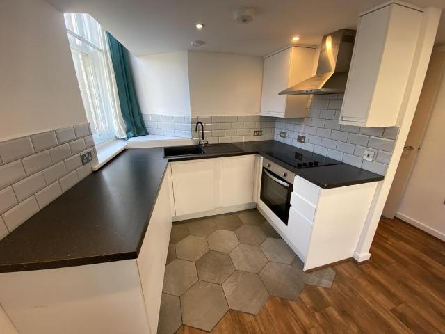 Flat for rent in Calderstones