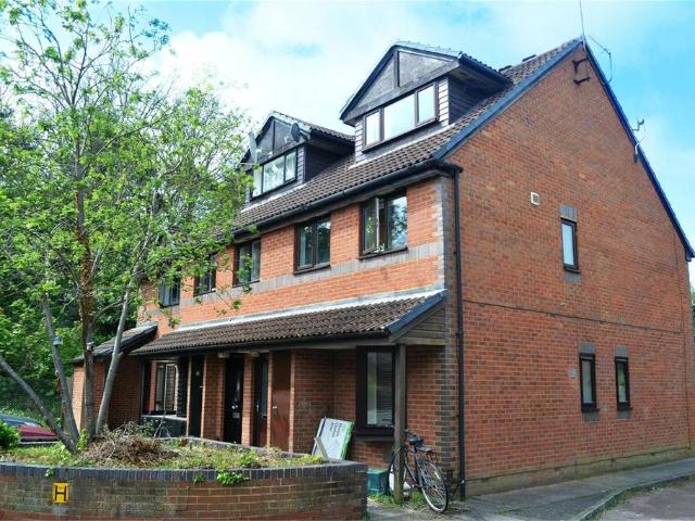 Flat for rent in London Borough of Hounslow, Greater London