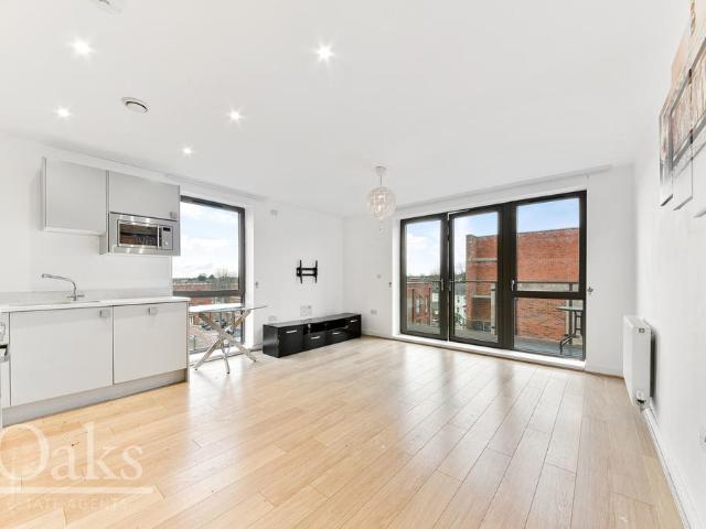 Flat for rent in London Borough of Croydon, Addiscombe